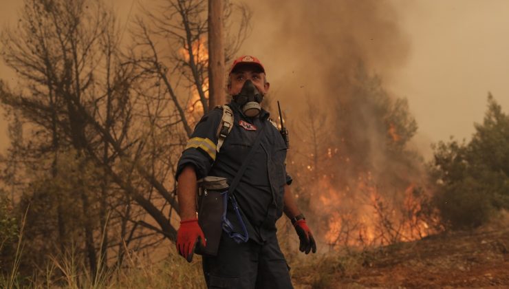 Yunanistan’ın Eğriboz Adası’nda yangın kontrolden çıktı