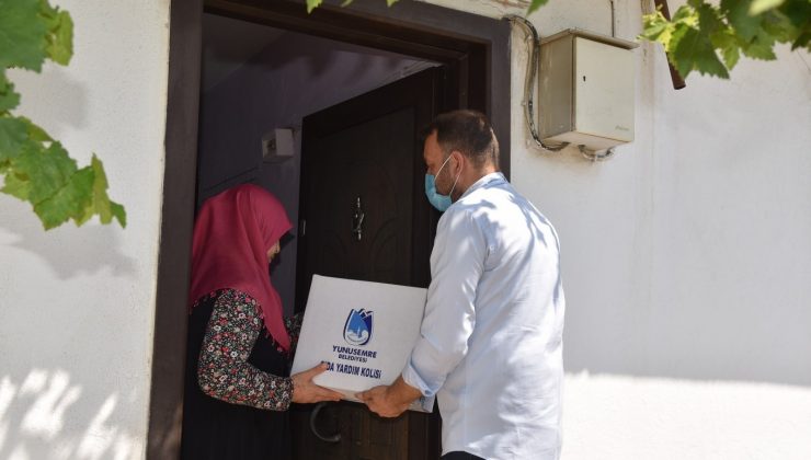 Yunusemre Belediyesinden iki aileye erzak desteği