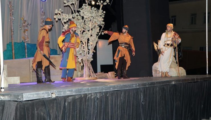 Yunus’la Yürürken” isimli tiyatro Simav’da sahnelendi
