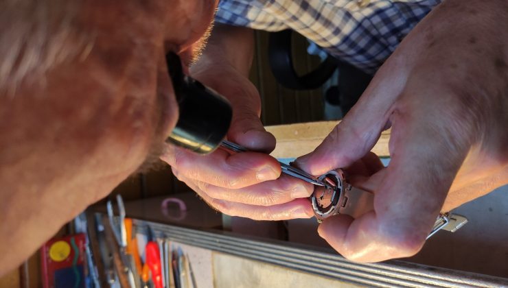 Pahalı Saatleri çöpe gitmekten kurtarıyor