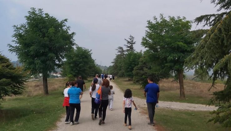 Yüzlerce kişi doğa yürüyüşünde buluştu