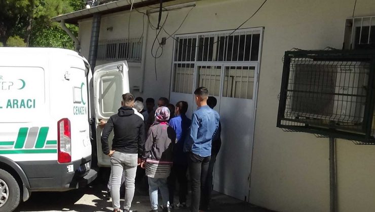 Silahla vurup, levyeyle darp ettiler