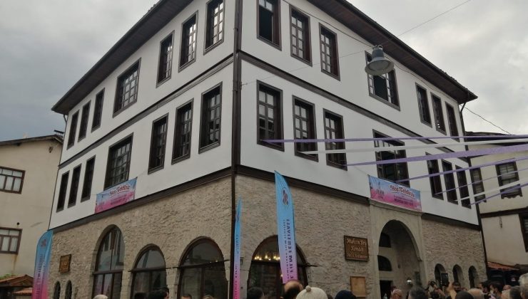 182 yıllık tarihi konağa “En İyi Restore Edilen Ev Ödülü” plaketi çakıldı