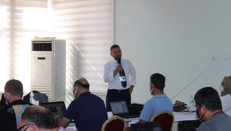 30 coğrafya öğretmeni Uşak’ta buluştu