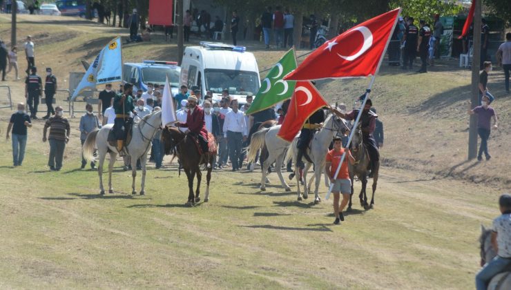 40. Karapürçek Rahvan At Yarışları’nda 220 at yarıştı