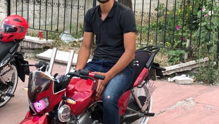 5 kişinin yaşamını yitirdiği kaza öncesi 3 arkadaş çekildiği fotoğrafı paylaşmış