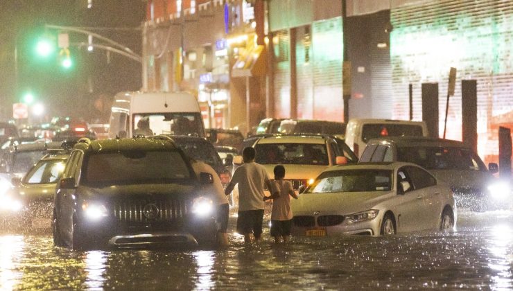 ABD’deki sel felaketinde 8 kişi öldü