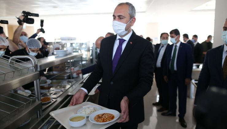 Abdulhamit Gül: “Sözleşmeli arkadaşlarımızın kadroya geçmesi birinci meselemiz”