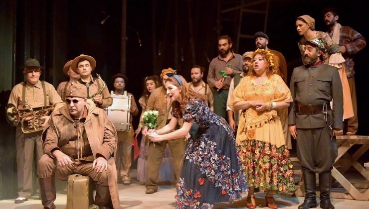 Açık hava yaz oyunlarında bu hafta; “Totlar” sanatseverlerle buluşuyor