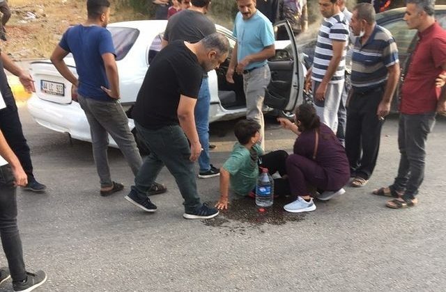 Adıyaman’da, iki otomobil çarpıştı