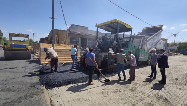 Ağrı Belediyesi, asfaltlama çalışmalarına devam ediyor