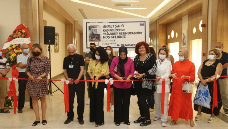 Ahmet Şahit’in kadife üzerine yağlı boya resim sergisi sanatseverlerle buluştu