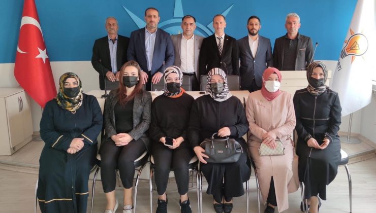 AK Parti Bayburt İnsan Hakları Başkanlığı, Menderes, Zorlu ve Polatkan’ı idam edilişlerinin 60. yılında andı