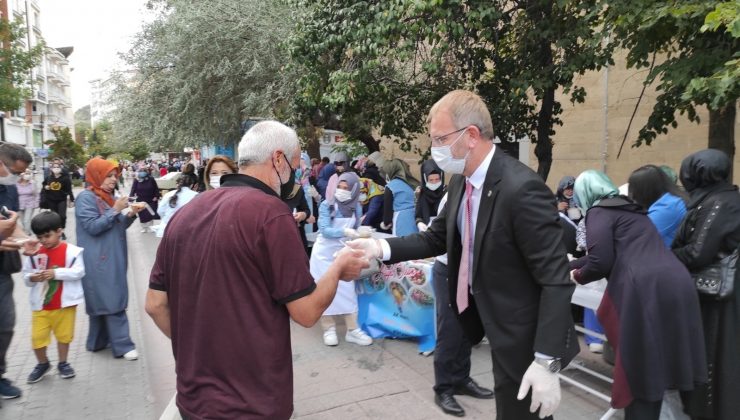 AK Parti’den aşure ikramı