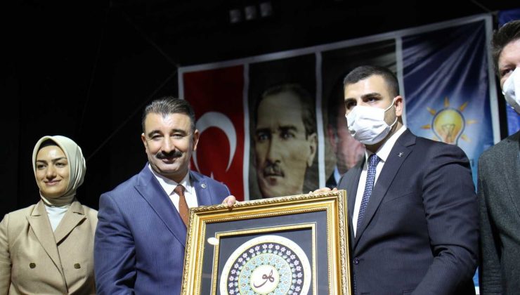 AK Partili İnan’dan Kılıçdaroğlu’na: “İzmir’in turist vekili”