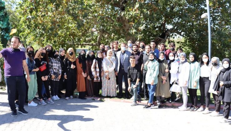 AK Partili Tüfenkci, öğrencilerle buluştu
