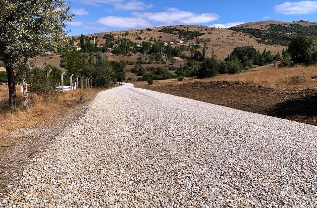 Akçakent Yetikli-Çiçekdağı Boğazevci ve Devreceli Yol Çalışmaları Tamamlandı