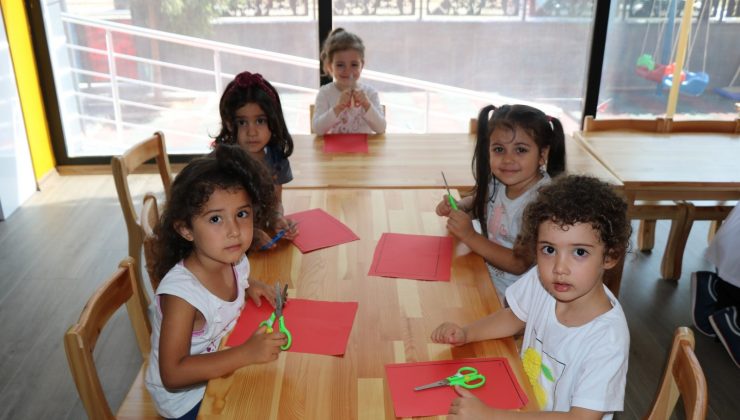 Akpolat: “Öğrencilerimize milli duygular aşılıyor, bu bilinçle yetiştiriyoruz”