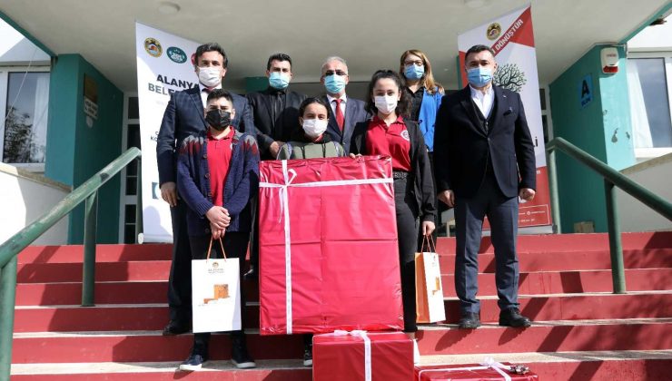 Alanya’da okullarda atık pil kampanyası yeniden başladı