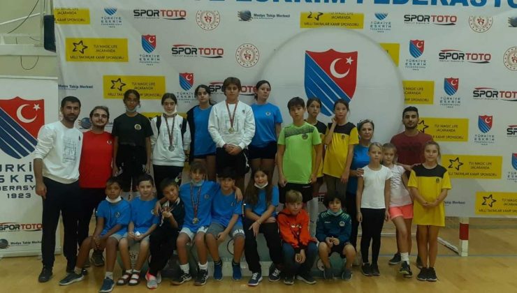 Alanyaspor eskrim takımı  Osmaniye’den madalyalarla döndü