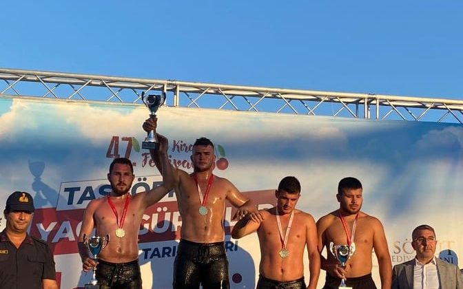 Alaplı Aktif Gençlik ve Spor kulübünün güreşçileri  İzmit’de şampiyon oldu