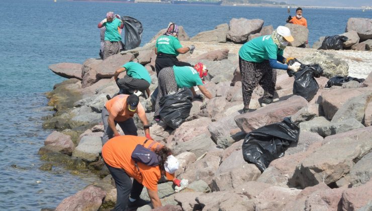 Aliağa’da festival havasında temizlik etkinliği