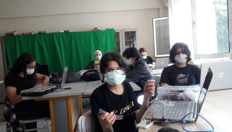 Aliağa’da öğrenciler robotik kodlama eğitimini başarıyla tamamladı