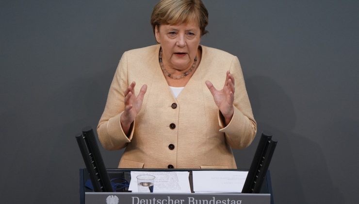 Almanya’da Federal Meclis’in son oturumu seçim düellosuna döndü
