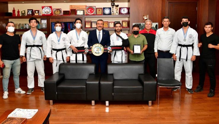 Altın kemeri Soner Çetin’e getirdiler