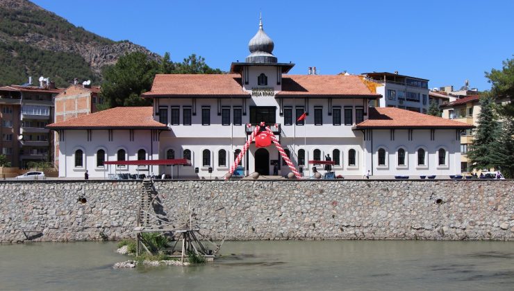 Amasya’daki Saraydüzü Kışla Binası kütüphane oldu
