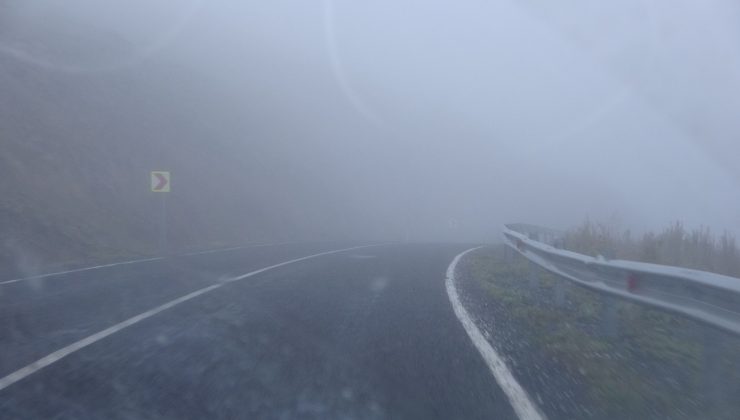 Ardahan’da yoğun sis ulaşımı olumsuz etkiliyor