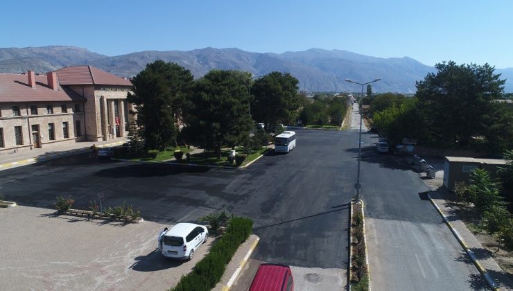 Erzincan’da Asfalt çalışmaları devam ediyor