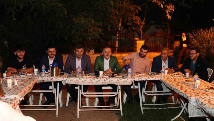 Bağcılar Belediye Başkanı, gençlerle açık hava programında buluştu