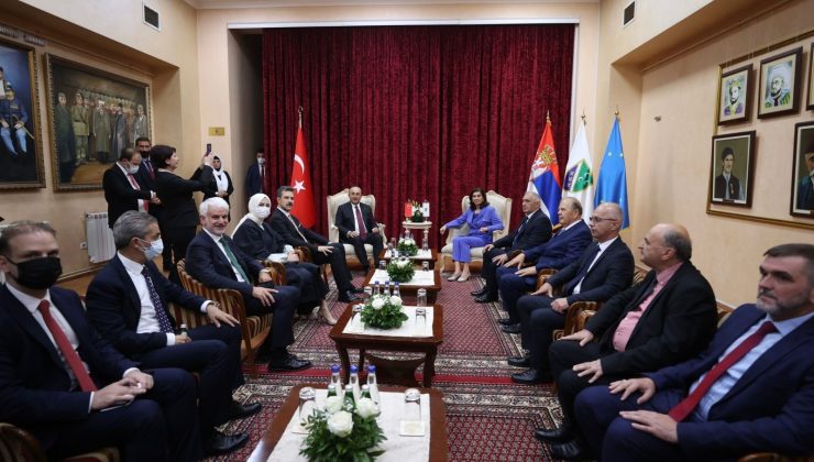 Bakan Çavuşoğlu, Boşnak Ulusal Azınlık Konseyi Başkanı Curic ile görüştü