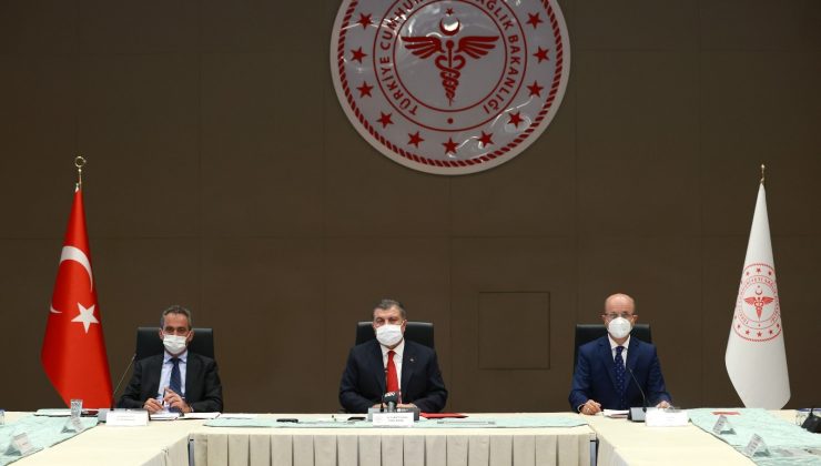 Bakan Koca: “500 bine yakın olan aktif vakamızın yüzde 81’i tam aşılı olmayan kişilerden oluşmaktadır”