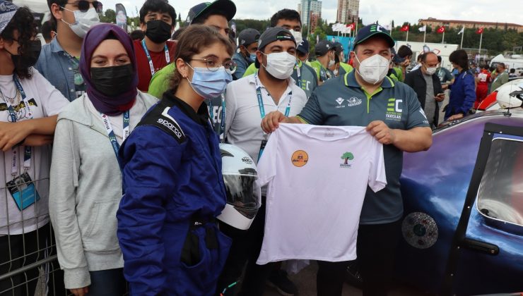 Bakan Varank, elektrikli araç yarışları için Kocaeli’ye geldi