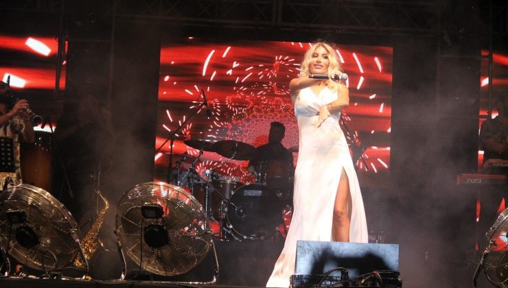 Balıkesir İrem Derici ile coştu