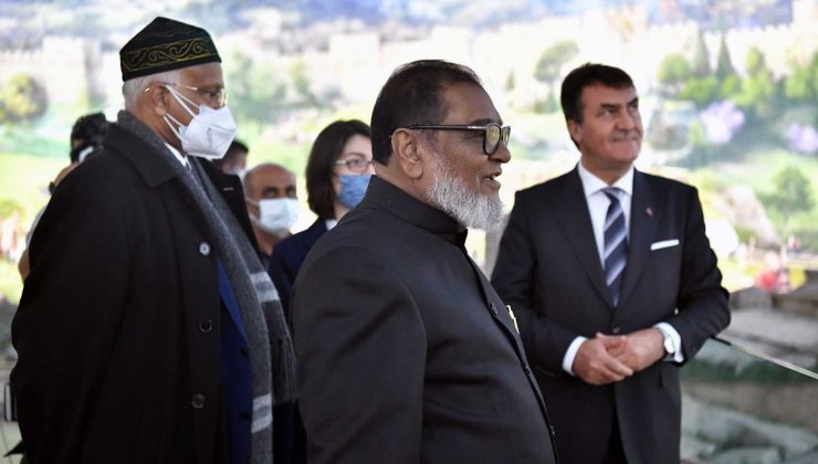 Bangladeşli Bakan, Fetih Müzesi’ne hayran kaldı