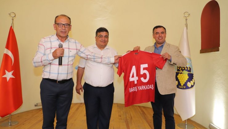 Barış Yarkadaş Bağ Bozumu ve Kurtuluş Şenliklerinin konuğu oldu