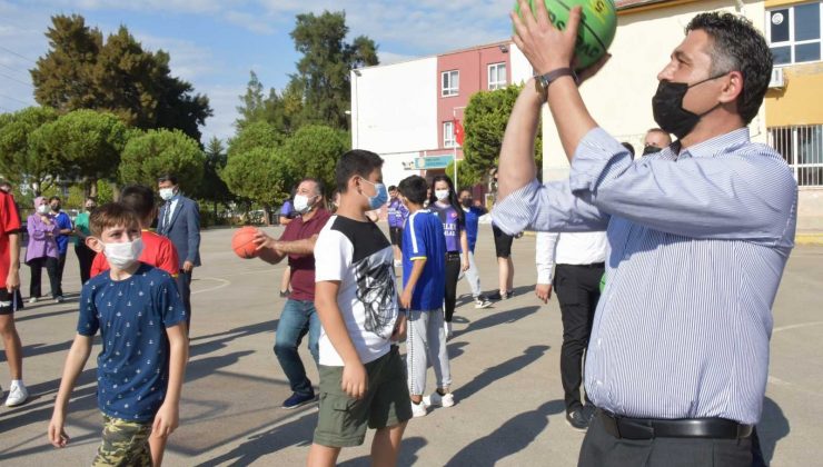 Başkan Acar ve öğrencilerden renkli buluşma