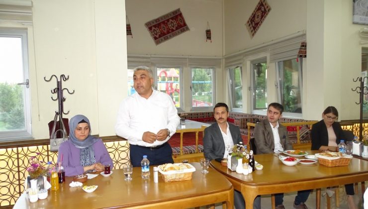 Başkan Çalışkan’dan Kaymakam Karadağ’a veda yemeği