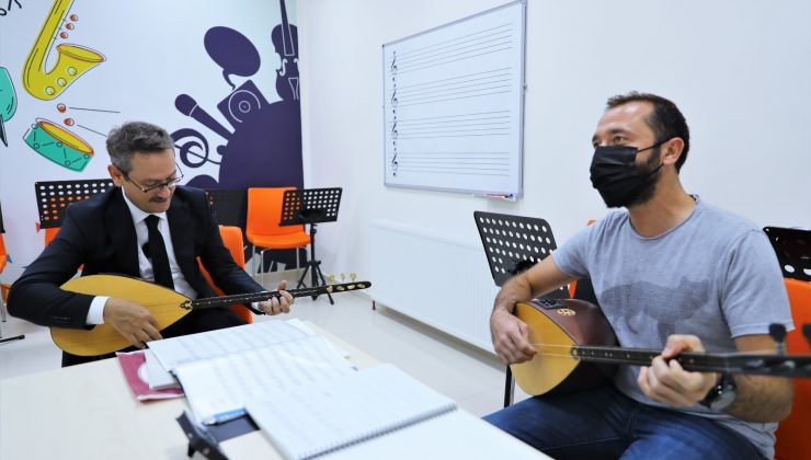 Kartoğlu’ndan Başakşehirli gençlere eğitim çağrısı