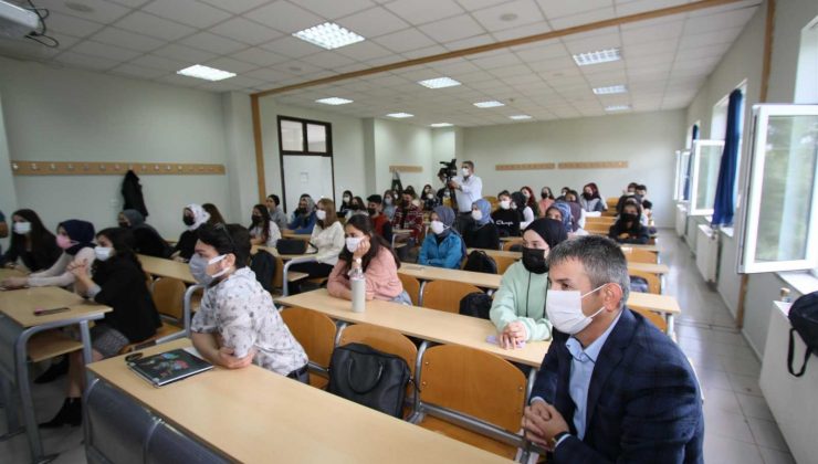 Başkan Soykan, SUBÜ öğrencileriyle bir araya geldi