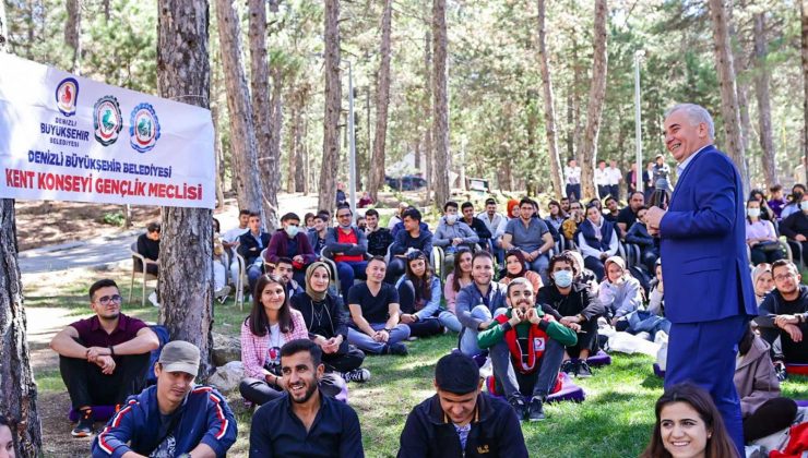 Başkan Zolan Kefe Yaylası’nda gençlerle buluştu