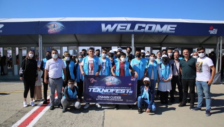 Battalgazi’nin torunları, TEKNOFEST’e hayran kaldı