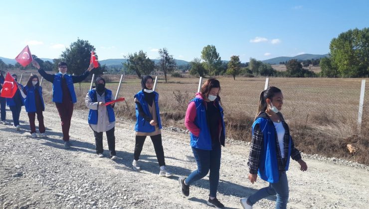 Bilecik’te 4 kilometrelik doğa yürüyüşü yapıldı