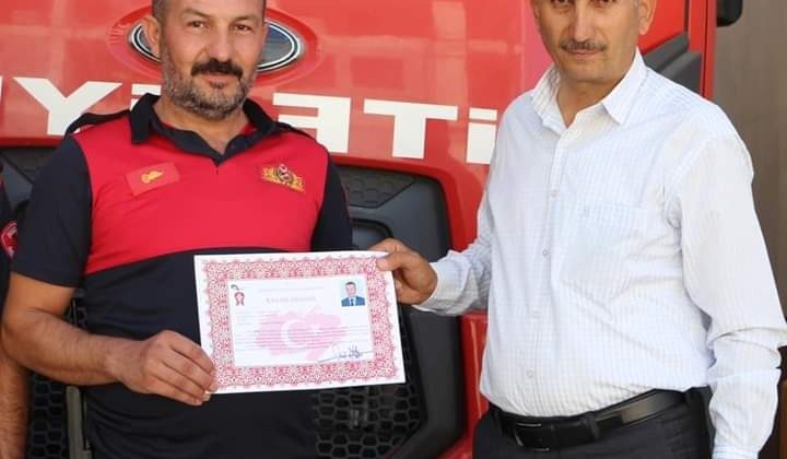 Bin 900 kilometre uzaklıktaki yangına giden itfaiye ekibine başarı belgesi