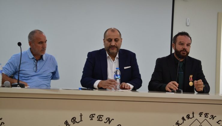 ’Bir Hilal Uğruna’ konferanslarının ikincisi Hakkari’de gerçekleşti