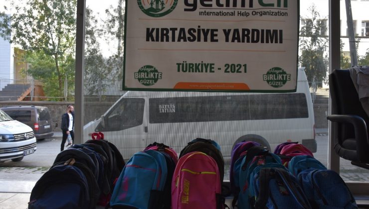 Bitlisli yetimlere kırtasiye yardımı