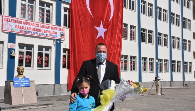 Bitlis’te İlköğretim Haftası kutlamaları